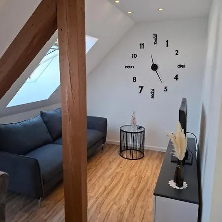 Moderne Dg-wohnung Mit Flair In Guter Lage *