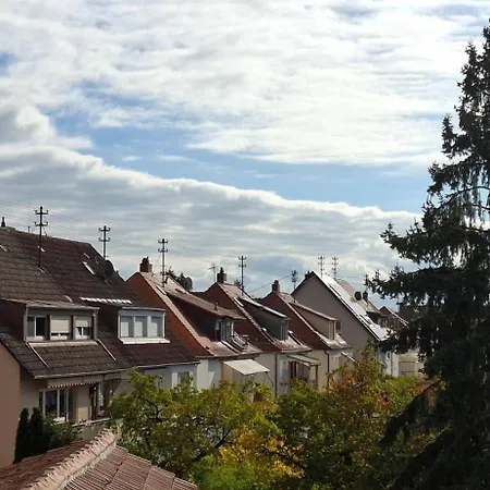 شقة Moderne Dg-wohnung Mit Flair In Guter Lage كارلسروه