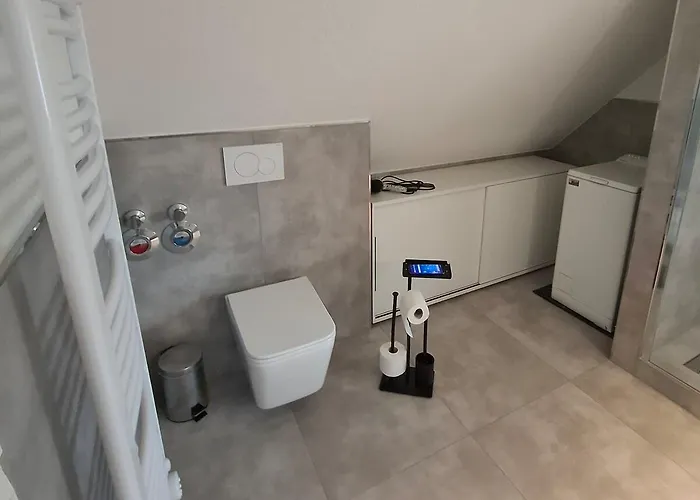 Moderne Dg-wohnung Mit Flair In Guter Lage * كارلسروه